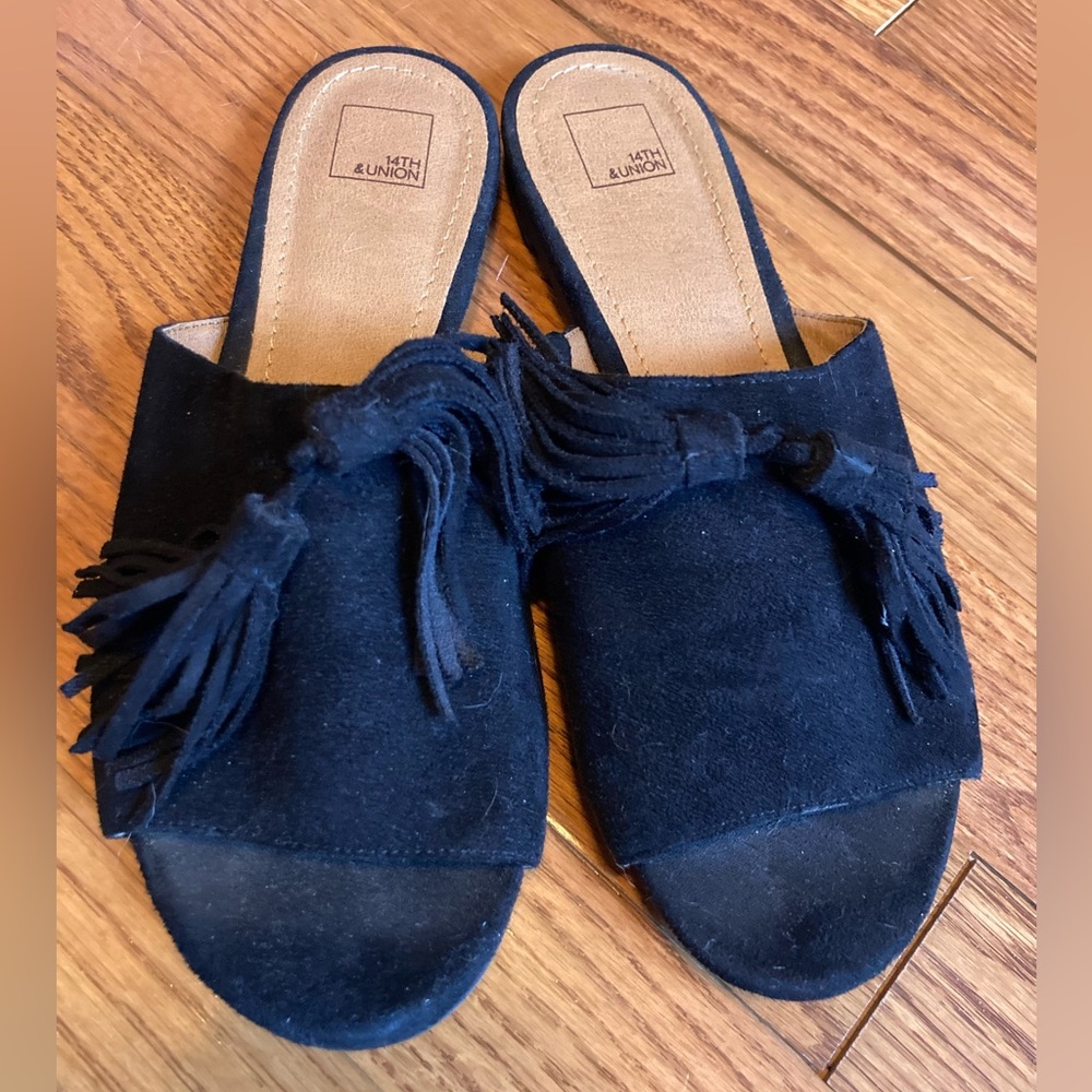 14th & Union Slides with tassels